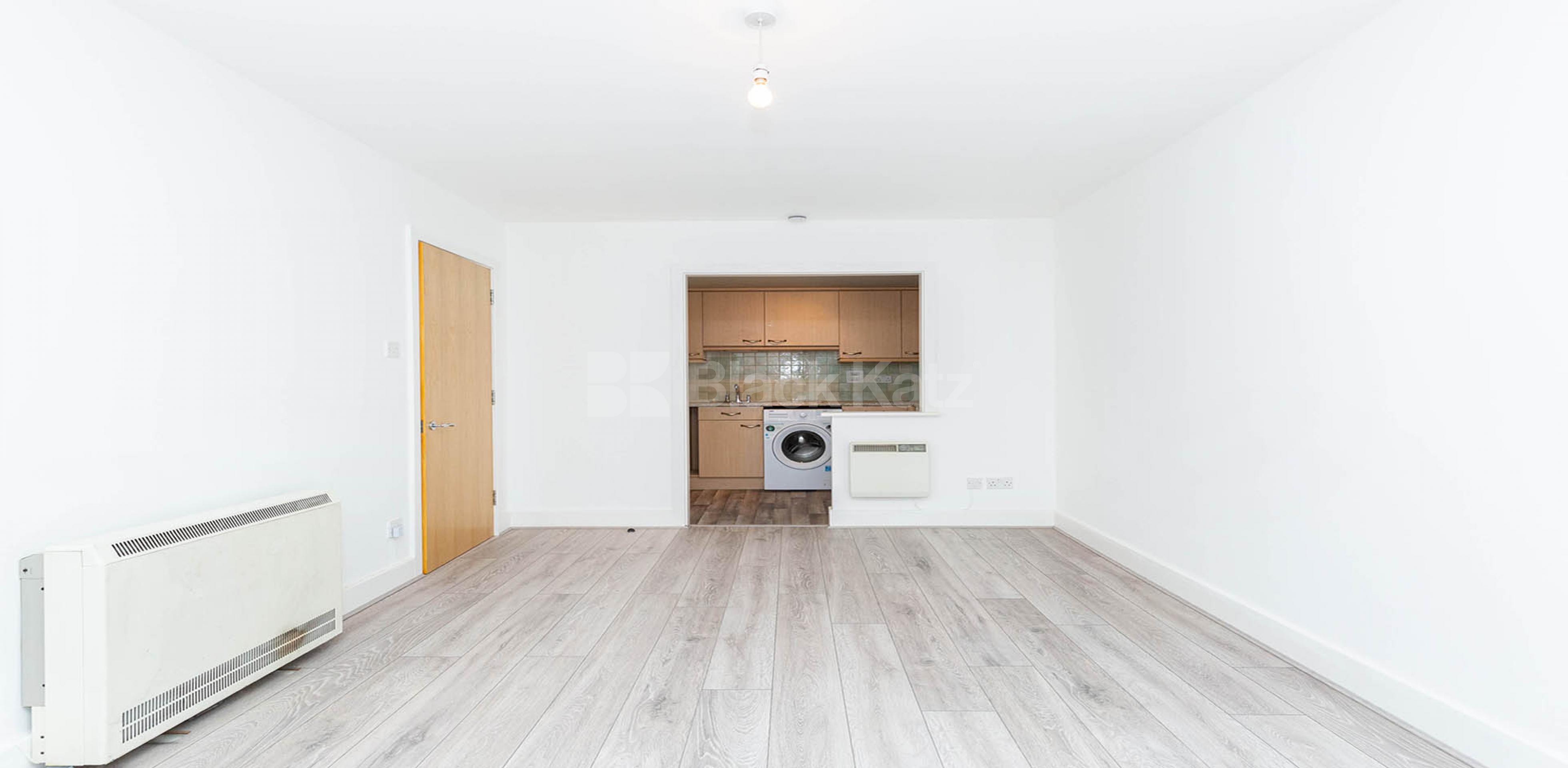 			1 Bedroom, 1 bath, 1 reception Apartment			 Commercial Road E1, Aldgate / Whitechapel E1